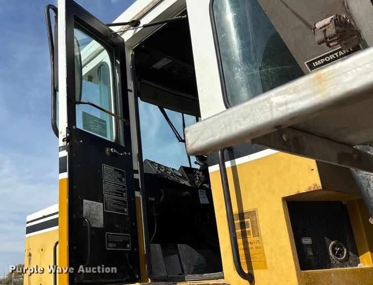 image for item ED2355 1994 Ag-Chem Terra-Gator 1844 spreader