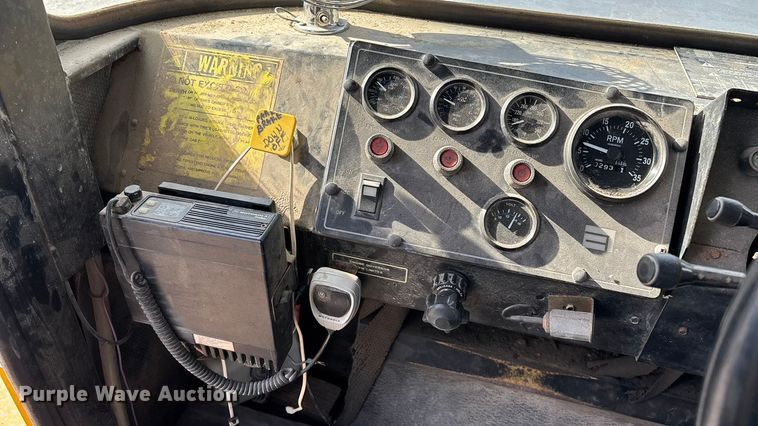 image for item ED2355 1994 Ag-Chem Terra-Gator 1844 spreader