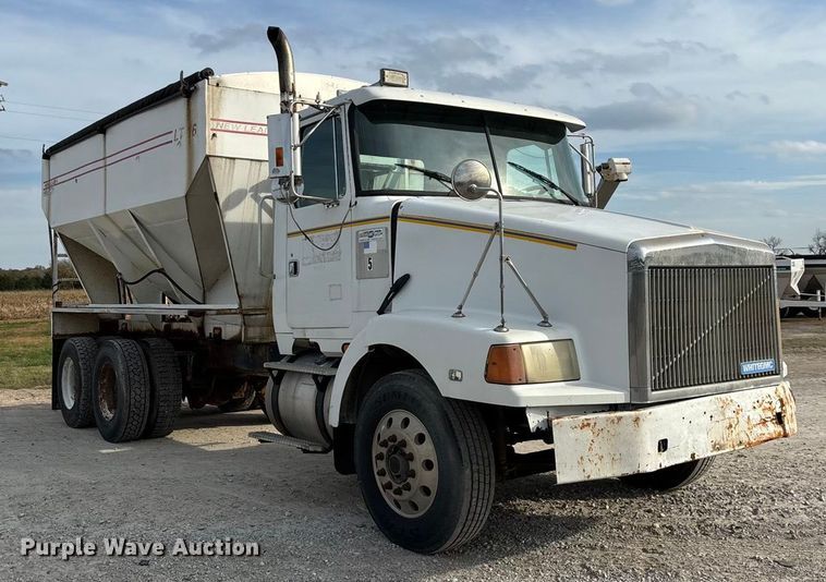 image for item ED2356 1995 WhiteGMC fertilizer delivery truck