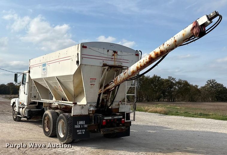 image for item ED2356 1995 WhiteGMC fertilizer delivery truck