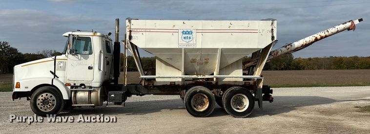 image for item ED2356 1995 WhiteGMC fertilizer delivery truck