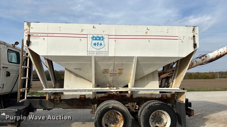 image for item ED2356 1995 WhiteGMC fertilizer delivery truck