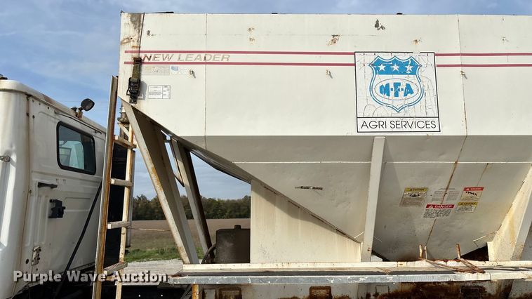 image for item ED2356 1995 WhiteGMC fertilizer delivery truck