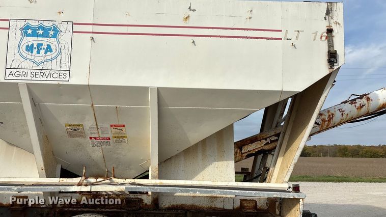 image for item ED2356 1995 WhiteGMC fertilizer delivery truck