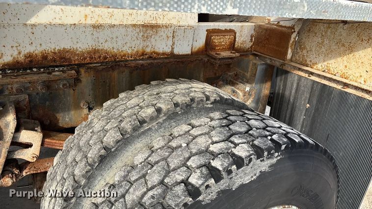 image for item ED2356 1995 WhiteGMC fertilizer delivery truck