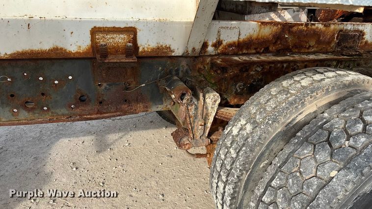 image for item ED2356 1995 WhiteGMC fertilizer delivery truck