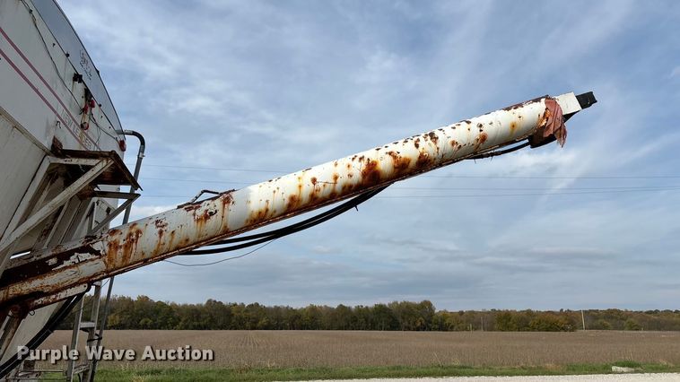 image for item ED2356 1995 WhiteGMC fertilizer delivery truck