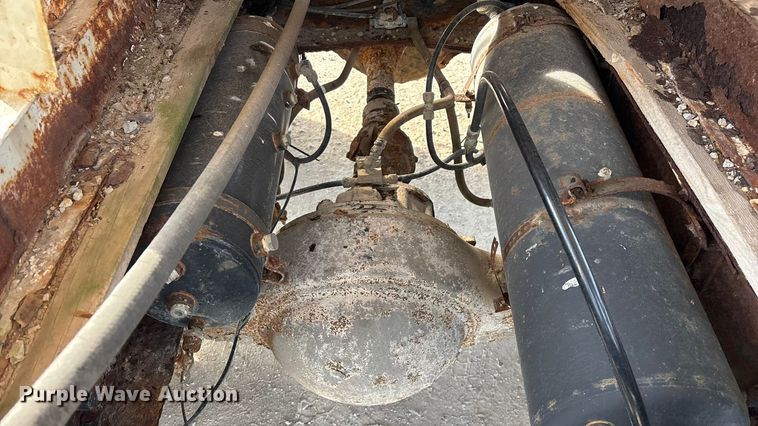 image for item ED2356 1995 WhiteGMC fertilizer delivery truck