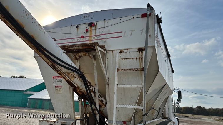 image for item ED2356 1995 WhiteGMC fertilizer delivery truck