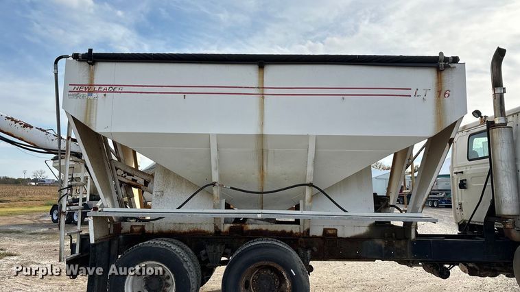 image for item ED2356 1995 WhiteGMC fertilizer delivery truck