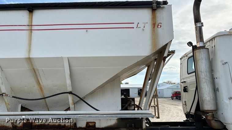 image for item ED2356 1995 WhiteGMC fertilizer delivery truck