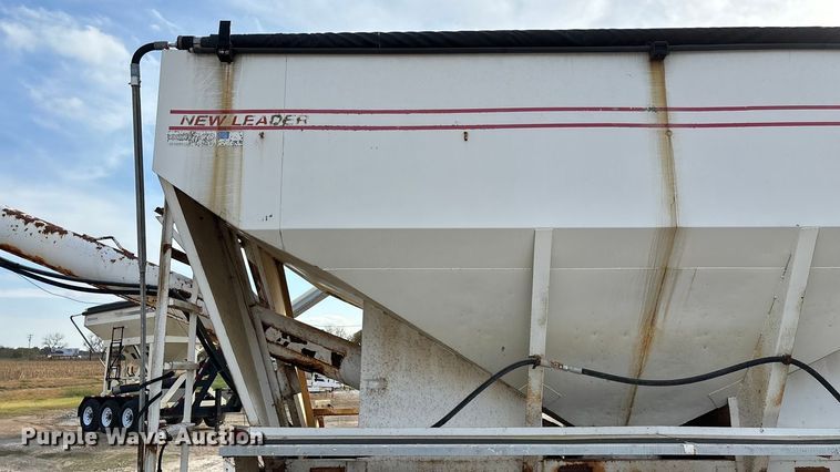 image for item ED2356 1995 WhiteGMC fertilizer delivery truck