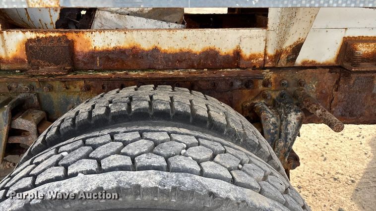 image for item ED2356 1995 WhiteGMC fertilizer delivery truck