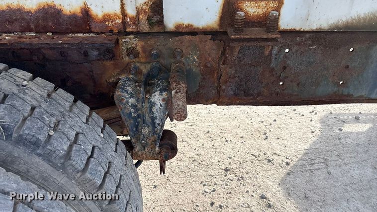 image for item ED2356 1995 WhiteGMC fertilizer delivery truck