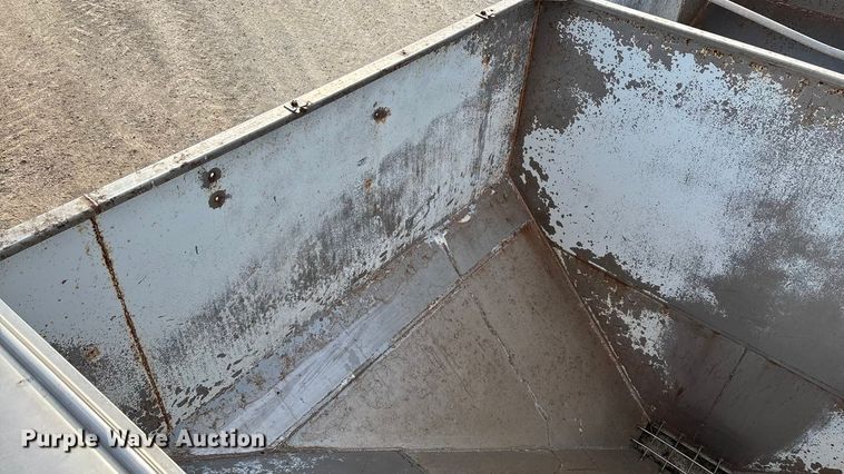 image for item ED2356 1995 WhiteGMC fertilizer delivery truck