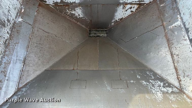 image for item ED2356 1995 WhiteGMC fertilizer delivery truck