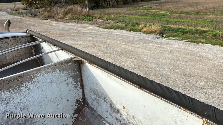 image for item ED2356 1995 WhiteGMC fertilizer delivery truck