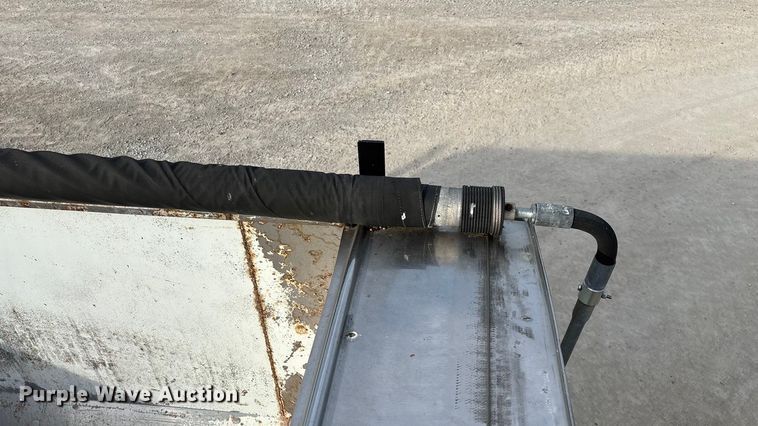 image for item ED2356 1995 WhiteGMC fertilizer delivery truck