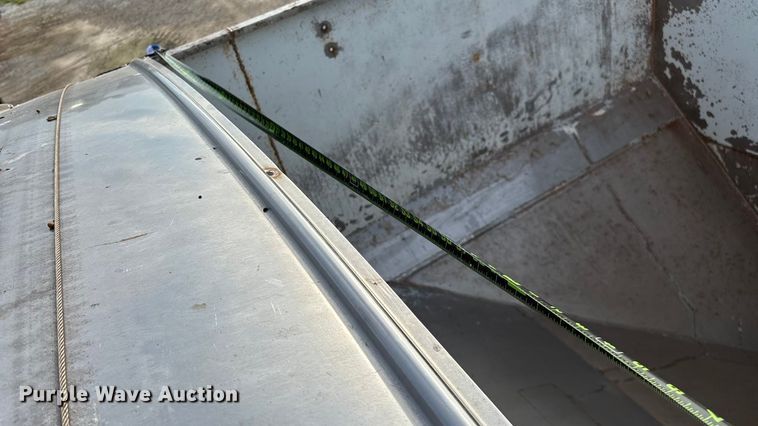 image for item ED2356 1995 WhiteGMC fertilizer delivery truck