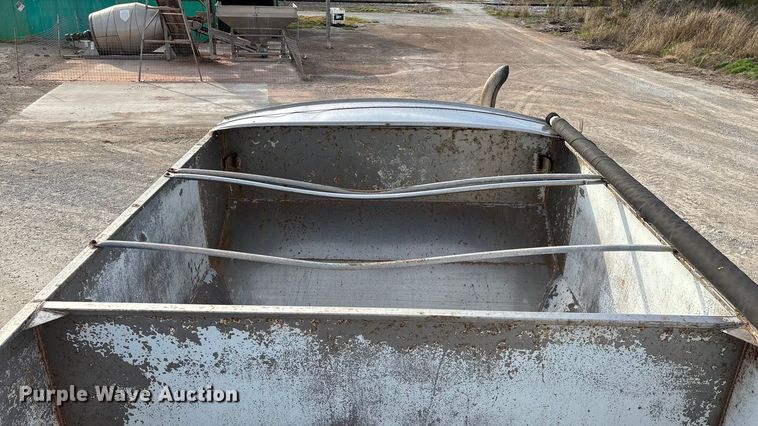 image for item ED2356 1995 WhiteGMC fertilizer delivery truck