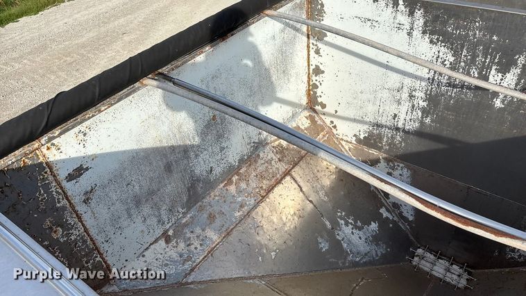 image for item ED2356 1995 WhiteGMC fertilizer delivery truck