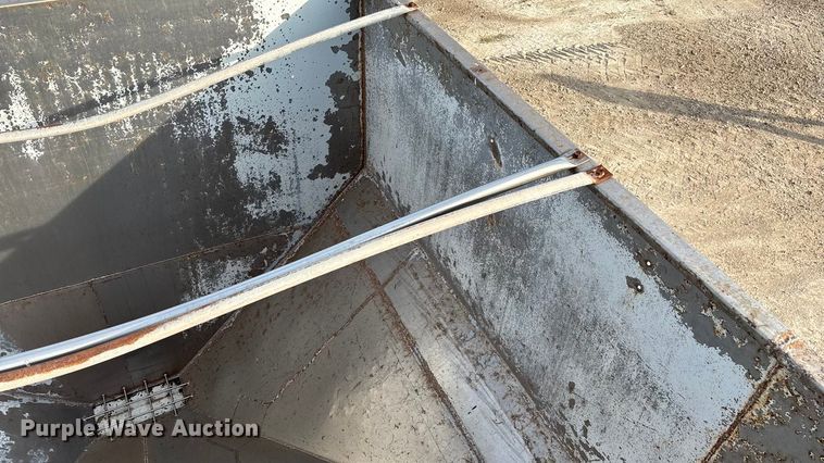 image for item ED2356 1995 WhiteGMC fertilizer delivery truck