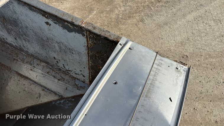 image for item ED2356 1995 WhiteGMC fertilizer delivery truck