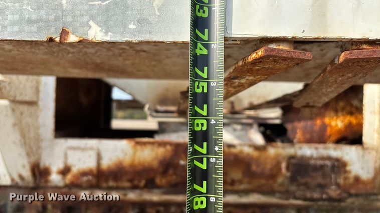 image for item ED2356 1995 WhiteGMC fertilizer delivery truck