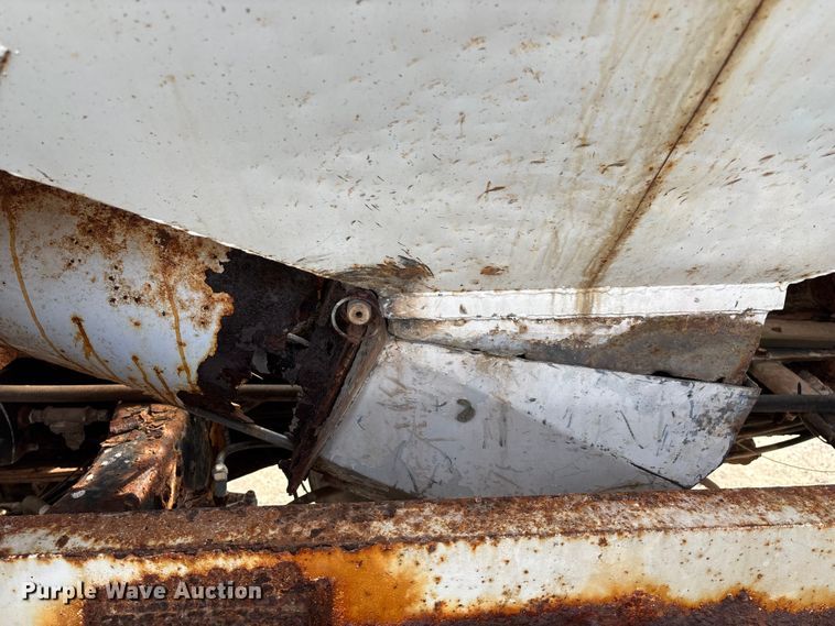 image for item ED2356 1995 WhiteGMC fertilizer delivery truck