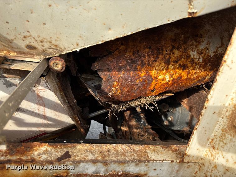 image for item ED2356 1995 WhiteGMC fertilizer delivery truck