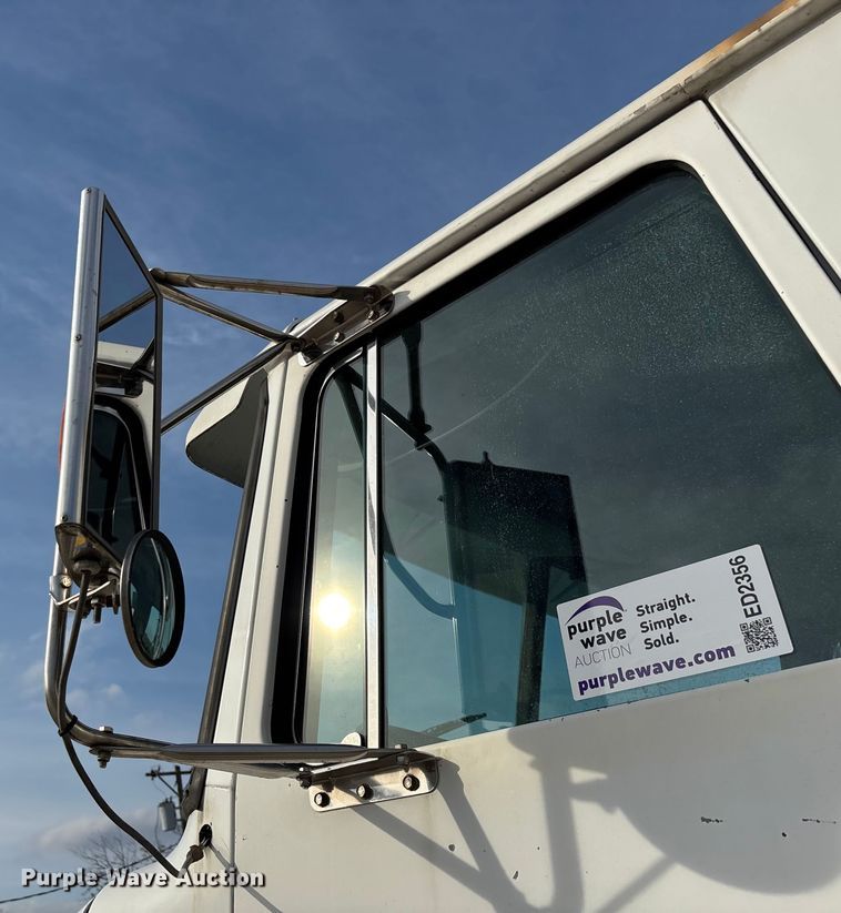 image for item ED2356 1995 WhiteGMC fertilizer delivery truck