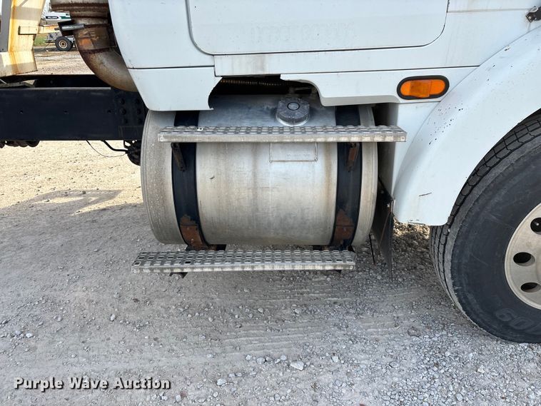 image for item ED2356 1995 WhiteGMC fertilizer delivery truck