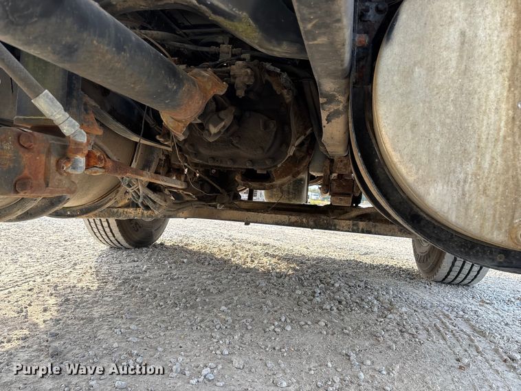 image for item ED2356 1995 WhiteGMC fertilizer delivery truck