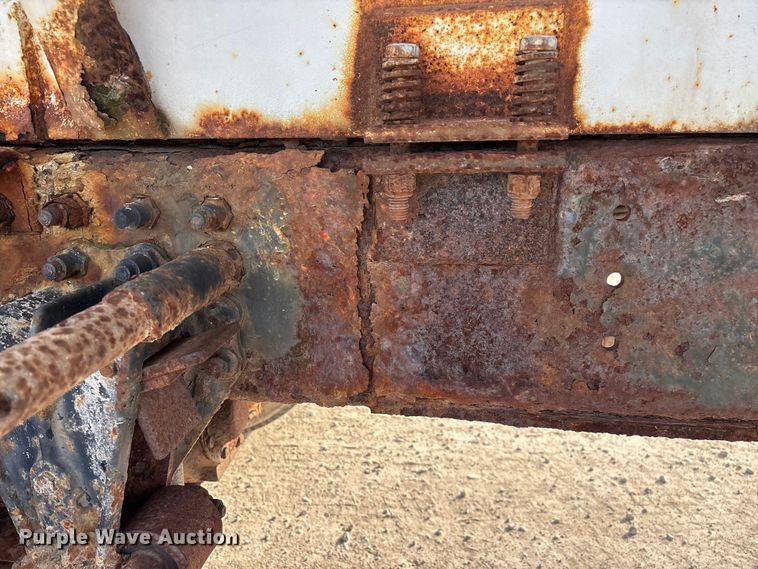 image for item ED2356 1995 WhiteGMC fertilizer delivery truck