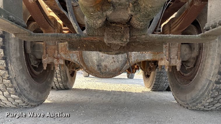 image for item ED2356 1995 WhiteGMC fertilizer delivery truck