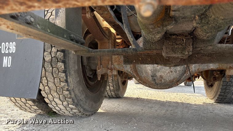 image for item ED2356 1995 WhiteGMC fertilizer delivery truck