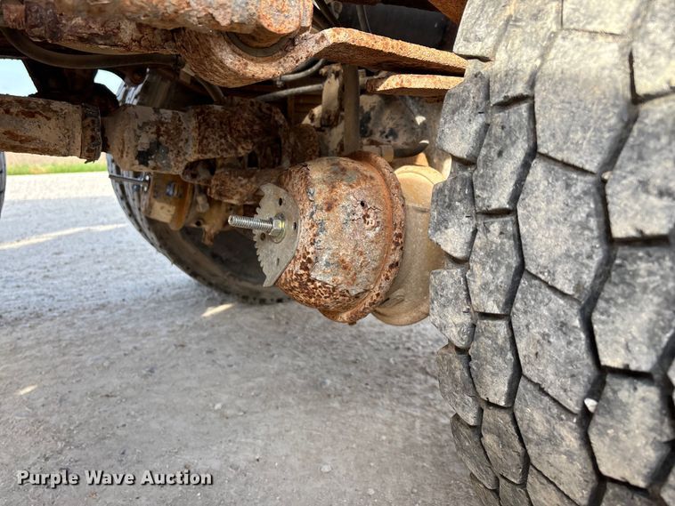 image for item ED2356 1995 WhiteGMC fertilizer delivery truck