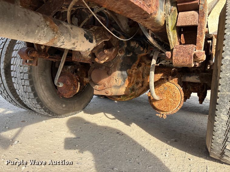 image for item ED2356 1995 WhiteGMC fertilizer delivery truck