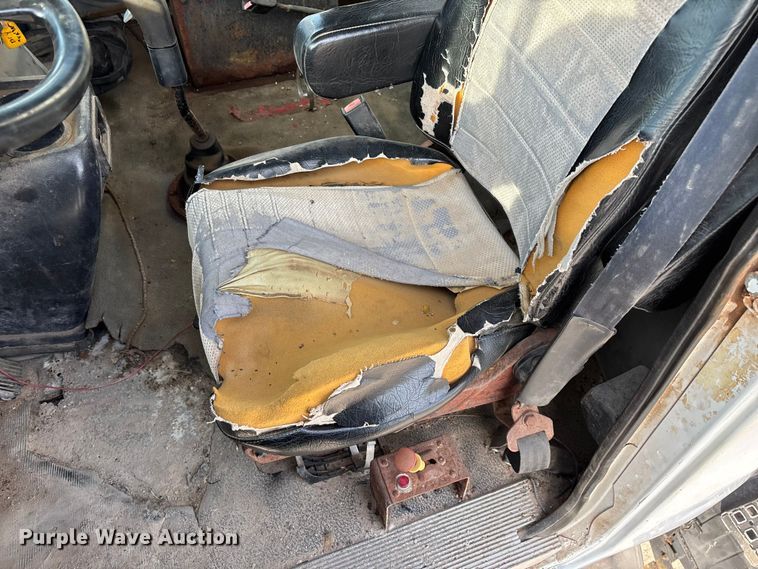 image for item ED2356 1995 WhiteGMC fertilizer delivery truck