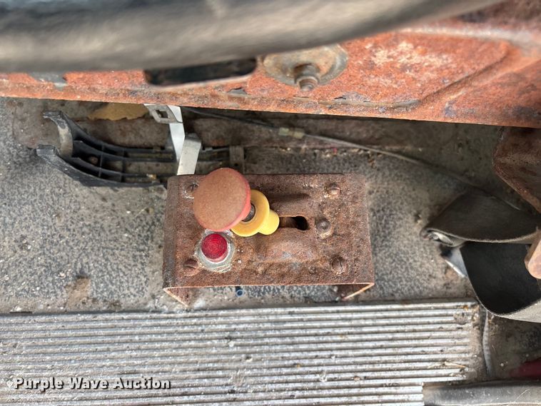 image for item ED2356 1995 WhiteGMC fertilizer delivery truck