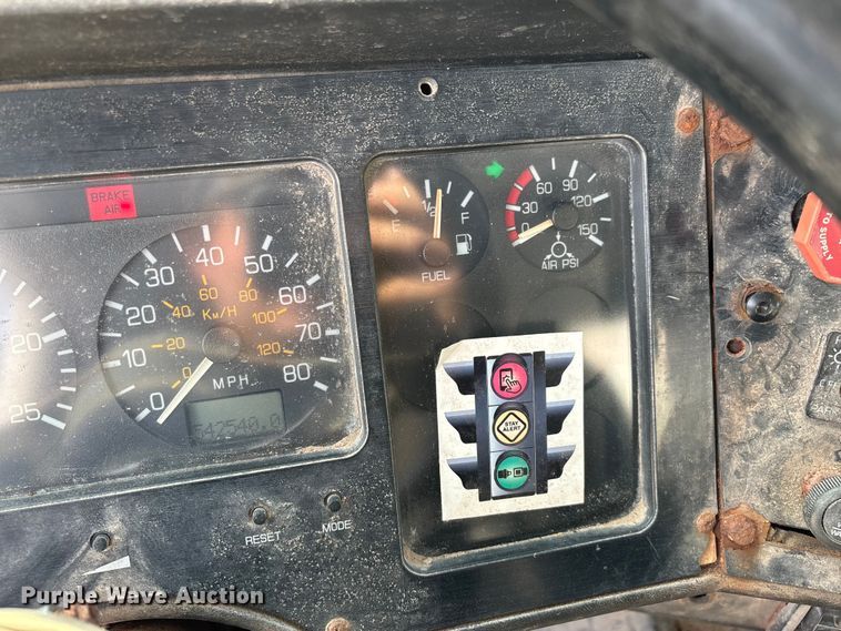 image for item ED2356 1995 WhiteGMC fertilizer delivery truck