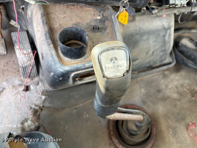 image for item ED2356 1995 WhiteGMC fertilizer delivery truck