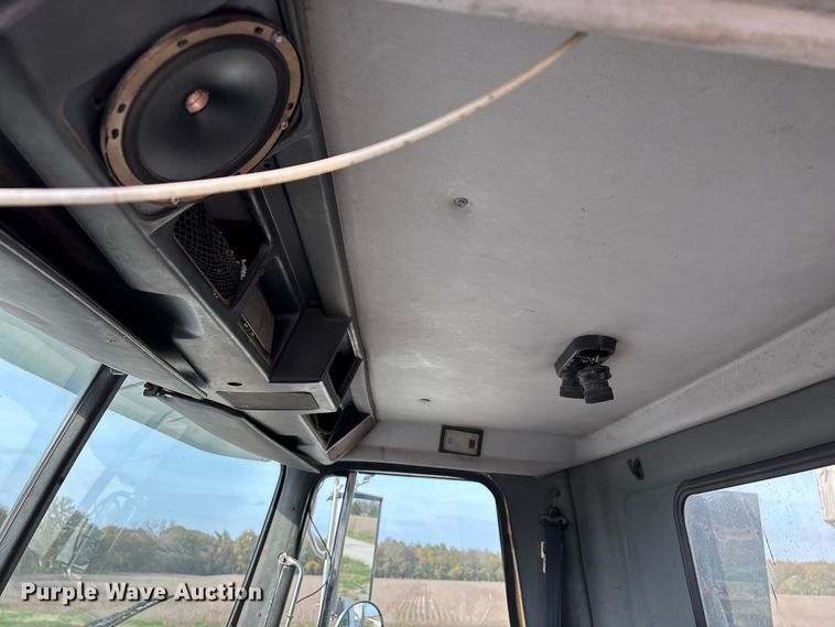 image for item ED2356 1995 WhiteGMC fertilizer delivery truck