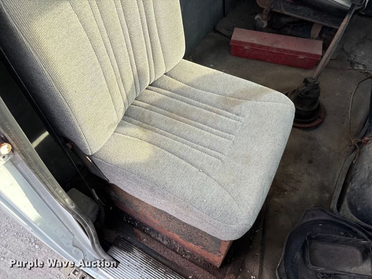 image for item ED2356 1995 WhiteGMC fertilizer delivery truck