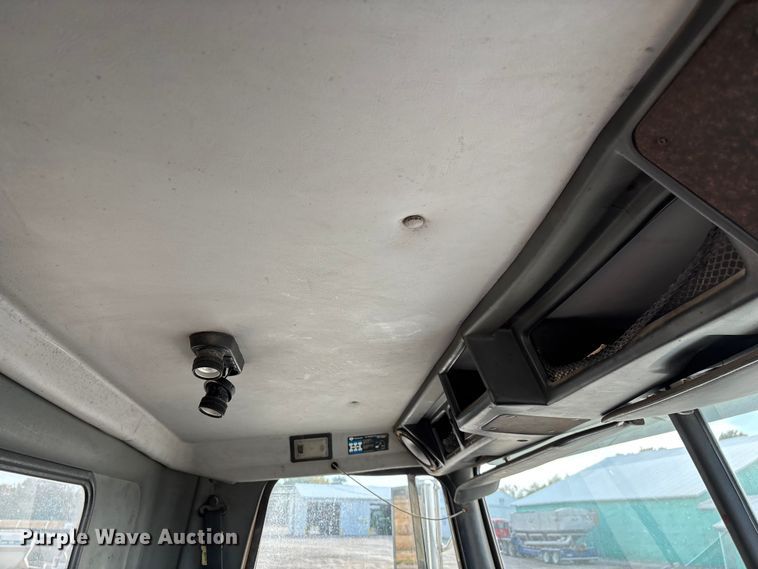 image for item ED2356 1995 WhiteGMC fertilizer delivery truck