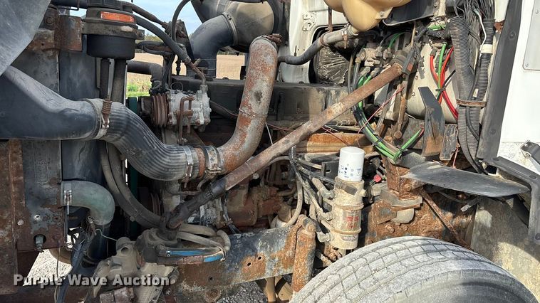 image for item ED2356 1995 WhiteGMC fertilizer delivery truck