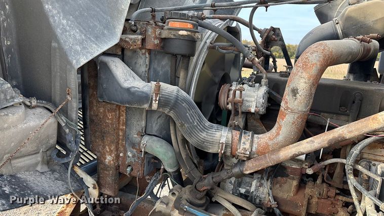 image for item ED2356 1995 WhiteGMC fertilizer delivery truck