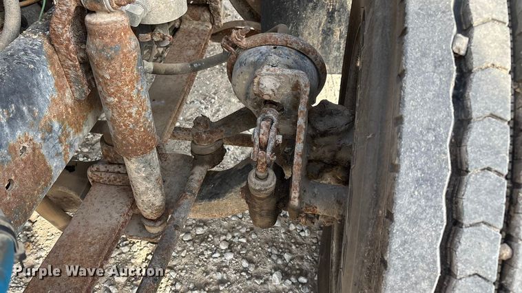 image for item ED2356 1995 WhiteGMC fertilizer delivery truck