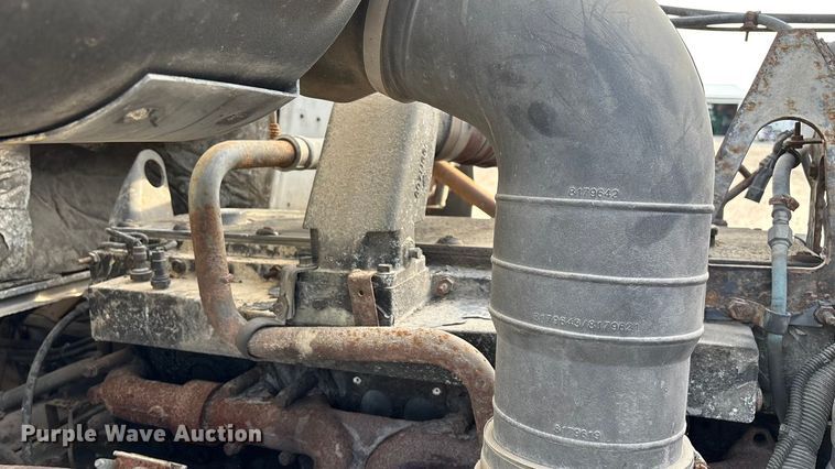 image for item ED2356 1995 WhiteGMC fertilizer delivery truck