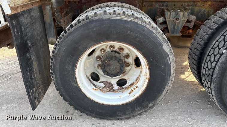 image for item ED2356 1995 WhiteGMC fertilizer delivery truck